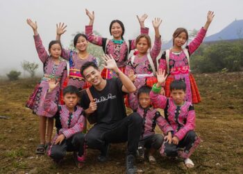 Tổ quốc Việt Nam tươi đẹp, hào hùng và thơ mộng qua MV “Một vòng Việt Nam”