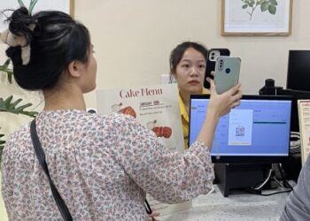 Gánh nợ vì chuộng chuyển khoản
