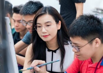 Họa sĩ Lương Giang: Người tạo nên thế giới yêu thương trong tranh cho trẻ tự kỷ