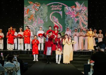Mãn nhãn với workshop make-up “Đám cưới miền Tây”, quy mô hơn 1.000 người của Master Sang Lê