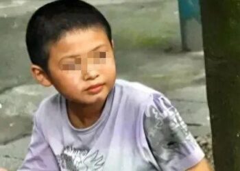 Cậu bé 8 tuổi bỏ nhà biệt tích suốt 17 năm: Vì 1 câu nói đùa của bố mà gia đình hạnh phúc tan nát