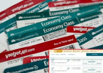 Giá vé máy bay tăng cao dịp 30/4 – 1/5, nhiều người than thở: Vé đắt như này thì làm 1 chỉ vàng nằm nhà bật điều hòa cho mát