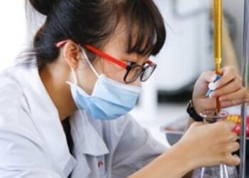 Chọn ngành Hóa mỹ phẩm, sinh viên được học những gì?
