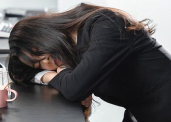 Thường buồn ngủ ngay sau khi ăn, cô gái nhận chẩn đoán 1 bệnh tưởng ăn ngọt nhiều mới mắc