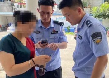 Phát hiện nhà hàng xóm có tiếng động lạ vào ban đêm, người phụ nữ lập tức báo cảnh sát: Ngỡ ngàng khi biết sự thật đằng sau