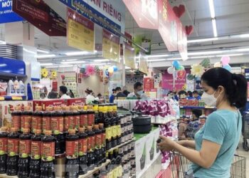 Doanh nghiệp bán lẻ, du lịch ‘mở hàng’ ngày đầu tiên kỳ nghỉ lễ 30/4 và 1/5