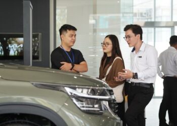 Giá ô tô tại Việt Nam ngày càng giảm