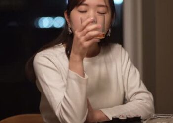 Hai loại nước dù khát đến mấy cũng không nên uống trước khi đi ngủ
