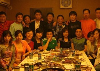 Sau buổi họp lớp, 6 người nhất quyết không chịu trả tiền ăn, âm thầm rời nhóm chat ngay trong đêm: Tôi đắng lòng vì cách cư xử của bạn cũ!