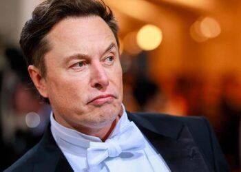 Tỷ phú với “bộ óc điên rồ” Elon Musk thẳng thắn: Người giàu vẫn mãi giàu còn người nghèo thì chật vật vì quên 1 THỨ sẽ giúp thay đổi số phận