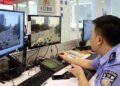 Theo dõi người đàn ông thất nghiệp nhưng “khoe” kiếm hơn 10 tỷ đồng/ngày, mua Ferrari tặng bạn gái, cảnh sát ập đến khám xét nhà, phát hiện bằng chứng phạm tội nằm trong chiếc điện thoại