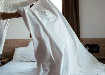Ngủ dậy thấy dấu hiệu này trên giường, hãy cảnh giác với ung thư