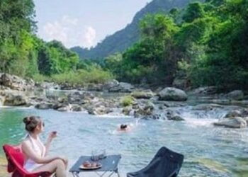 ‘Đập tan’ cái nóng tại Khe Nước Lạnh Quảng Bình