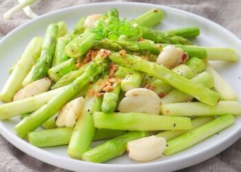 Thứ “rau hoàng đế” siêu tốt cho chị em, là “viagra tự nhiên” cho phái mạnh, ăn cùng cá hồi sẽ càng tăng hiệu quả
