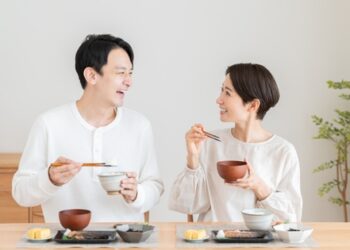 Làm thế nào để sống đến 100 tuổi? Chuyên gia nghiên cứu tuổi thọ tiết lộ yếu tố quan trọng nhất