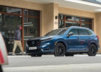 Người Việt bắt đầu thích xe hybrid: Doanh số tăng mạnh, Honda CR-V và 1 mẫu xe khác đang xưng vương