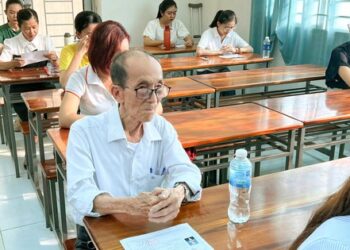 Cụ ông U90 biết 9 ngoại ngữ và khát khao chinh phục ước mơ thạc sĩ
