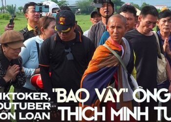 Tận mắt thấy ông Thích Minh Tuệ bị “bao vây” bởi đám đông YouTuber, TikToker ở Quảng Bình, gây hỗn loạn, tắc nghẽn giao thông