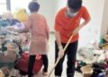 Bà lão hết tiền phải ăn cháo trong khi đồ mua sắm online chất tận nóc nhà