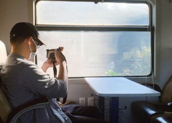 Tìm ra cách du lịch giá rẻ bằng tàu, chàng trai 17 tuổi tự đi khắp cả nước: Gặp những cảnh tượng tệ nhất trong đời