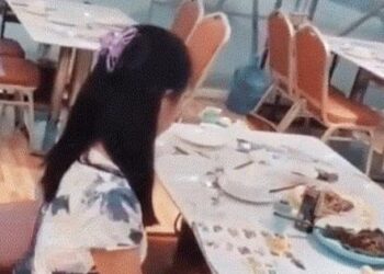 “Anh có biết tôi là ai không?”, cô gái hét lên khi chủ nhà hàng gọi cảnh sát đến: Lý do ăn quỵt khiến tất cả sửng sốt