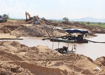 Phát hiện khúc sông chứa 32.000 kg vật lạ “xâu thành chuỗi”, chuyên gia cử 28 chiếc tàu trục vớt suốt hơn 1 tháng: Kho báu hơn 900 năm tuổi được tìm thấy
