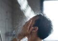 6 kiểu tắm tăng nguy cơ đột quỵ: Số 1 nhiều người hay mắc vào mùa hè