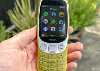 Nhiều người cứ phát cuồng với điện thoại “cục gạch” Nokia: Tôi dùng thử vài ngày là bỏ, không chịu nổi