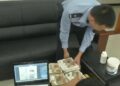 Theo dõi người đàn ông thất nghiệp liên tục chuyển trọ, cảnh sát đột nhập thì phát hiện lượng lớn giấy trắng và nước tương: Hành vi làm tiền giả tinh vi bị vạch trần
