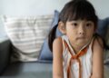 Nghiên cứu: 1 hành động của cha mẹ chẳng khác nào “phim kinh dị”, có thể gây tổn hại tâm lý nghiêm trọng cho trẻ