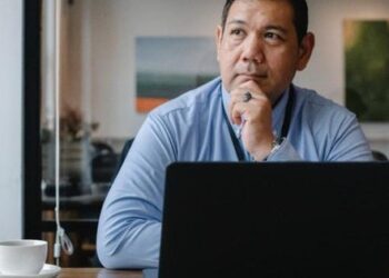 Được giữ nguyên lương dù việc làm nhàn hạ hơn, nhưng chàng trai này không biết điều: Huỷ hoại sự nghiệp vì hai chữ ‘Bốc đồng’!