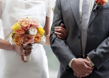 “Mỗi tháng chồng đưa cho bạn 100 triệu, nhưng không về nhà, bạn có đồng ý không?” Câu trả lời nhận được nhiều lượt tán đồng nhất gây bất ngờ