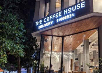 The Coffee House nói không né trách nhiệm trong vụ khách bị kính rơi vào người