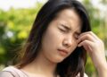 Mắt giật báo điềm gở, bác sĩ: Không phải mê tín, coi chừng bệnh ập tới
