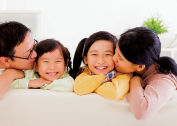 Chiều cao của bạn sẽ là bàn đạp cho chiều cao của con bạn; tầm nhìn của bạn sẽ là cánh cửa tương lai của con bạn: Cha mẹ không làm gương, con đừng mong ưu tú!