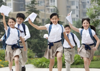 Giáo viên lâu năm tiết lộ: Không phải học giỏi, những đứa trẻ tương lai triển vọng đều có 3 điểm chung này