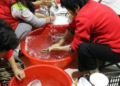 Nhận người phụ nữ U60 vào làm lao công, ông chủ vô tình thấy cảnh tượng sốc: Hóa ra tôi mới là kẻ làm thuê!