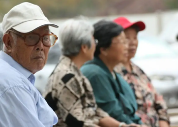 Cụ ông 73 tuổi cả đời tiết kiệm để về già sống trong “viện dưỡng lão xịn” nhưng vỡ mộng: Tuổi già thiếu tiền không đáng sợ bằng 1 thứ này