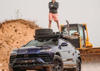 Bán nhà, sống trong Lamborghini Urus suốt một năm, người đàn ông vỡ lẽ siêu xe lái thì thích, ở thì khó
