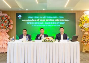[LIVE] ĐHĐCĐ CC1: Tiếp tục kế hoạch niêm yết HOSE, muốn chào bán riêng lẻ 200 triệu cổ phiếu