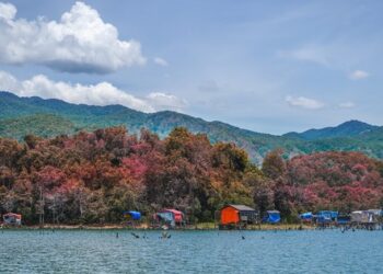 Lạ lẫm, hoang sơ, lãng mạn không tưởng nơi ‘bộ 3 đệ nhất thác’
