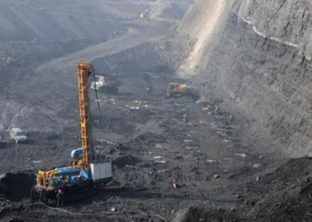 Mũi khoan sâu 1.600m gặp từ trường kỳ dị khiến toàn bộ hệ thống điều khiển bị sập, kho báu khủng lộ diện, công nghệ cao vào việc