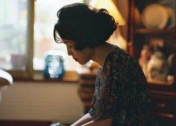 Về hưu với sổ tiết kiệm 1 tỷ, tôi rơi vào cảnh “làm mẹ” ở tuổi U60 vì lý do không thể tin nổi dù chồng không phản bội