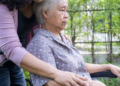 Làm bảo mẫu 10 năm, khi bà chủ qua đời, tôi bàng hoàng vì có tên trong bản di chúc: Quyết không nhận 245 triệu đồng vì 1 lý do