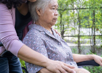 Làm bảo mẫu 10 năm, khi bà chủ qua đời, tôi bàng hoàng vì có tên trong bản di chúc: Quyết không nhận 245 triệu đồng vì 1 lý do