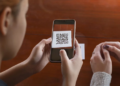 Vì sao mã QR toàn hình vẽ “vô tri, nhằng nhịt” lại có thể chuyển khoản được tiền?