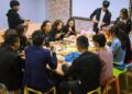 Mời sếp ăn tối, ai ngờ sếp kéo 10 người bạn đến cùng, tôi phải thanh toán hóa đơn đến 15 triệu đồng: Về nhà nhận được tin nhắn mà ấm lòng