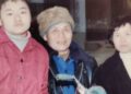 Thần đồng Trung Quốc không biết làm việc nhà, cần mẹ đút ăn từng bữa