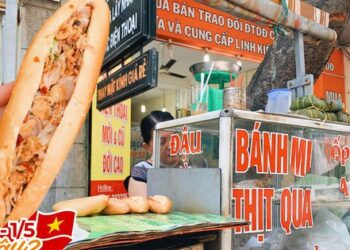 Đi ăn bánh mì heo quay Đà Nẵng theo người dân bản địa: Du khách Hà Nội bất ngờ vì độ ngon, mua liền 10 chiếc để mang về Hà Nội
