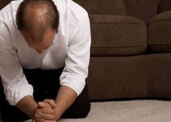 Tháng nào cũng biếu mẹ 22 triệu VNĐ, đến khi bà qua đời trong tài khoản chằng có lấy một xu: Nhận giấy sao kê ngân hàng tôi khóc ngất